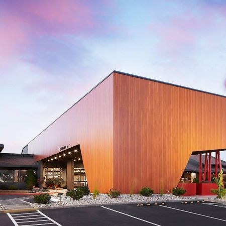 Red Lion Hotel Wenatchee City Center Bagian luar foto