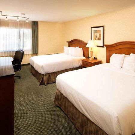 Red Lion Hotel Wenatchee City Center Bagian luar foto