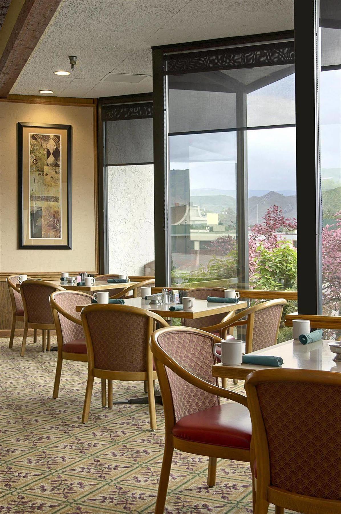 Red Lion Hotel Wenatchee City Center Restoran foto