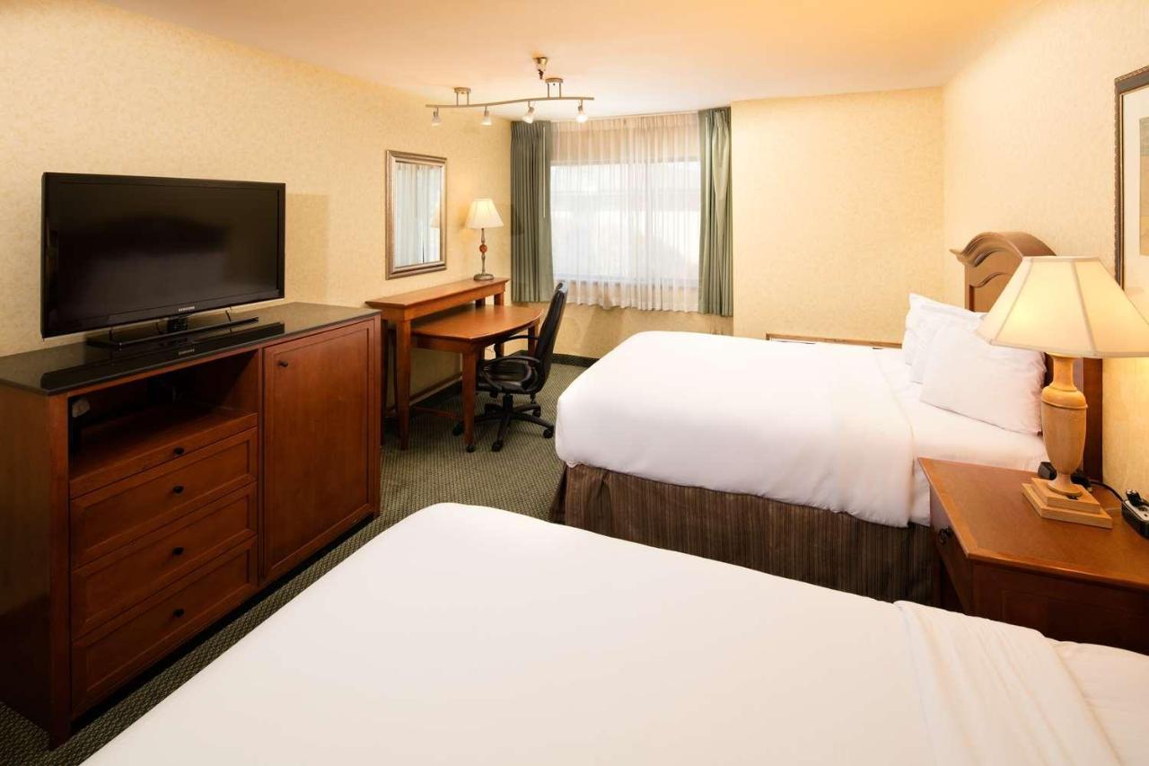Red Lion Hotel Wenatchee City Center Bagian luar foto