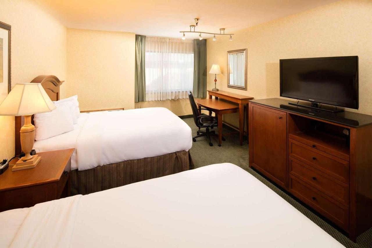 Red Lion Hotel Wenatchee City Center Bagian luar foto
