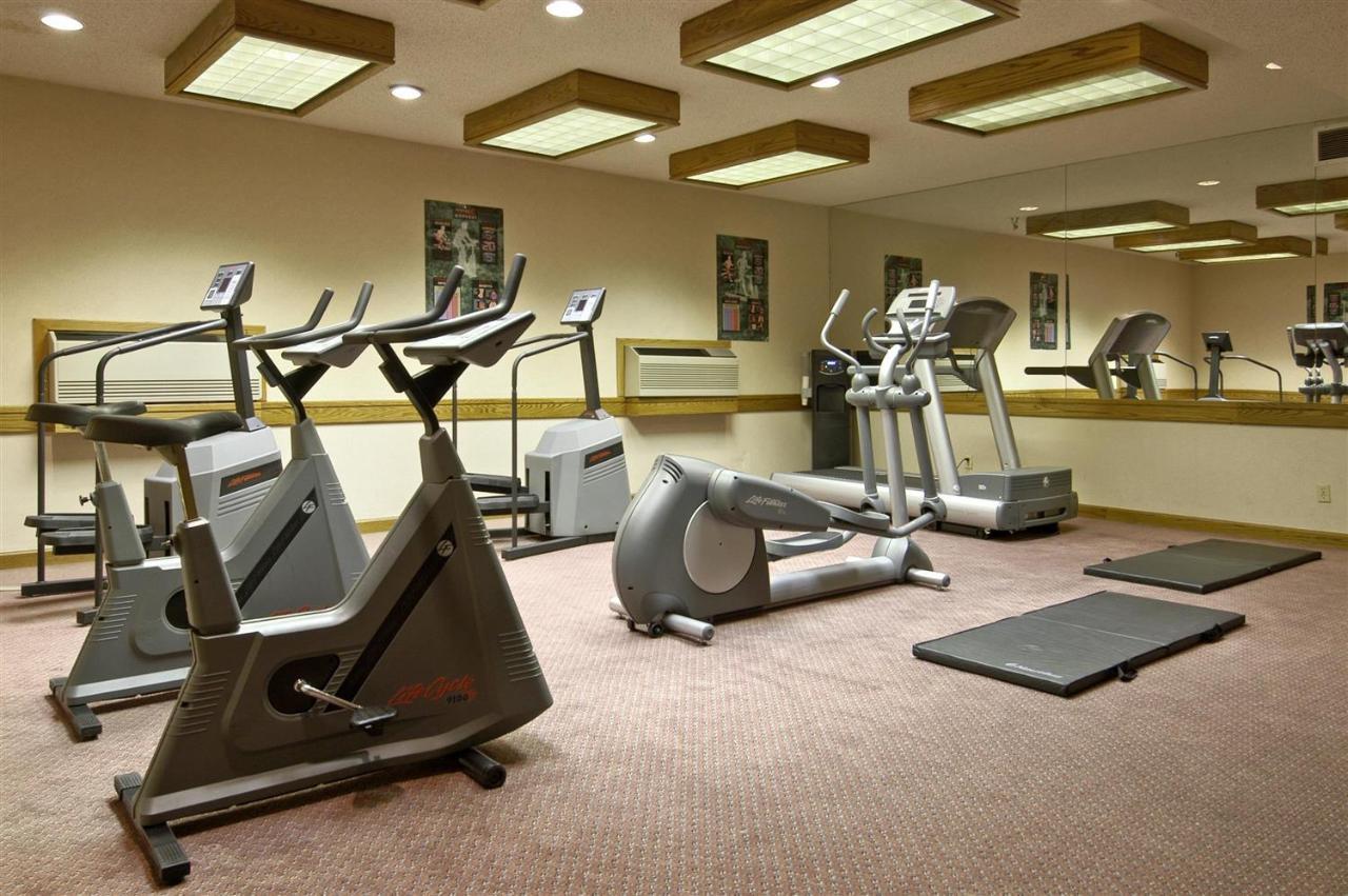 Red Lion Hotel Wenatchee City Center Bagian luar foto